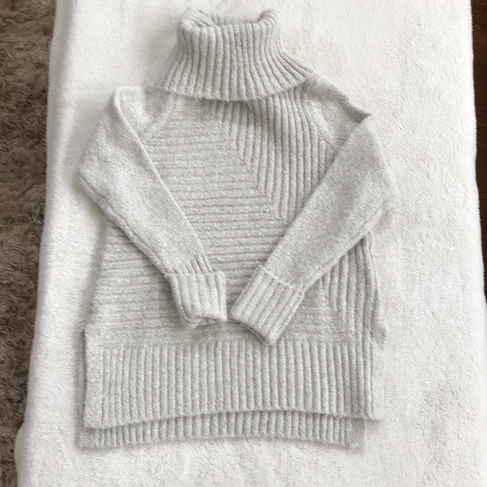 Vera Wang Cowl neck sweater
